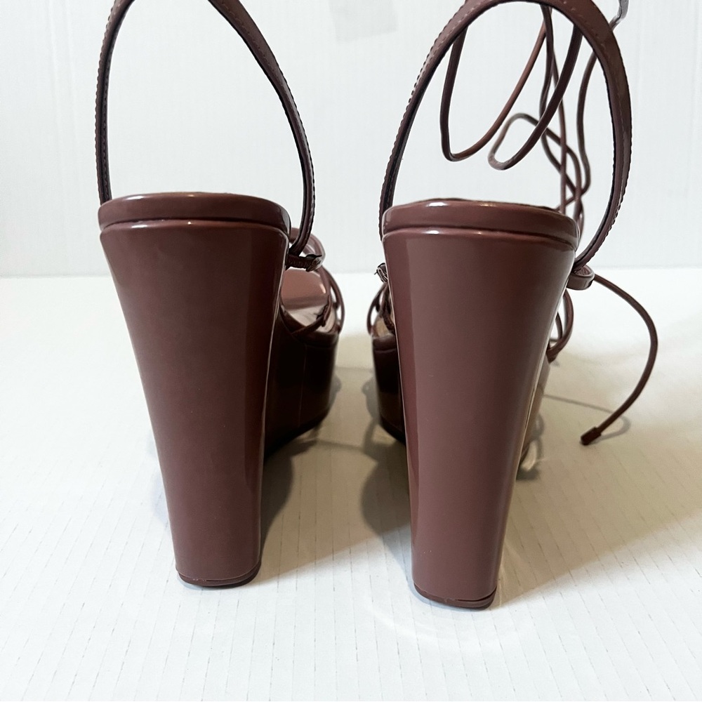 ALDO-NEW Brown/Mauve Shiny Strappy Wedges Size 8.5 - Picture 2 of 8